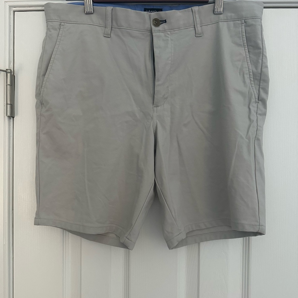 johnnie-O Light Gray Men's Shorts